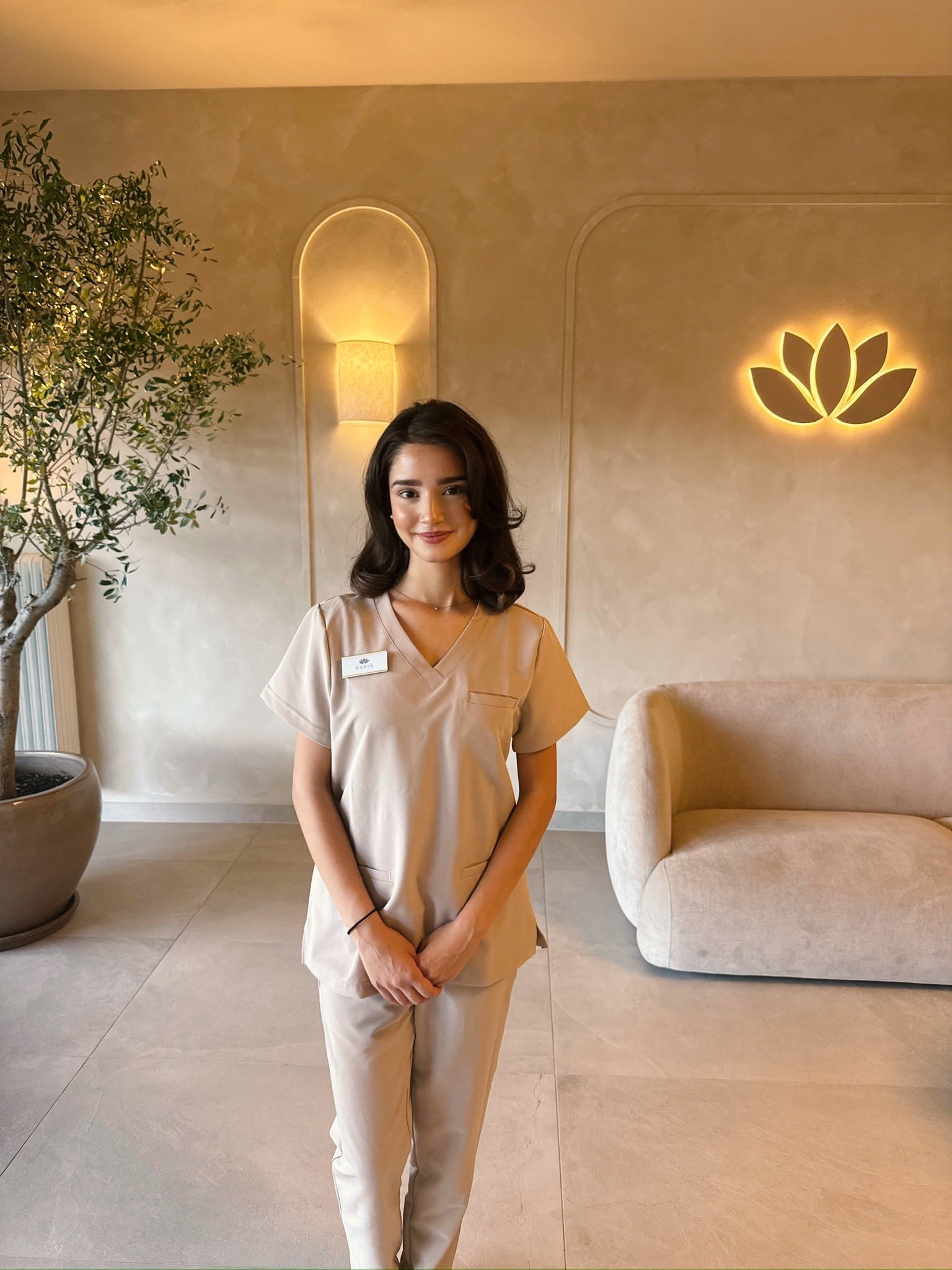 Rabia, zertifizierte Wimpern- und Browstylistin bei SIRIN COSMETICS